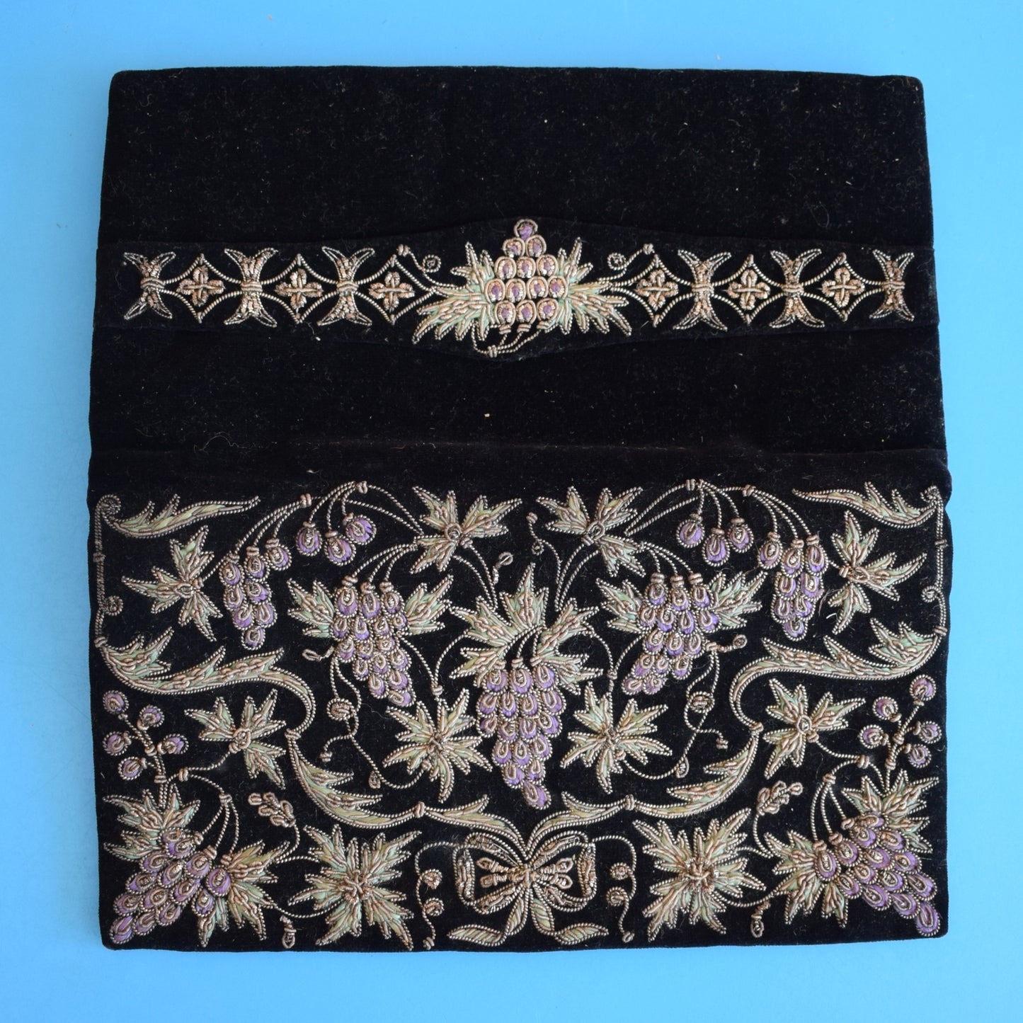 Vintage 1940s Embroidered Velvet Clutch Bag - Boxed