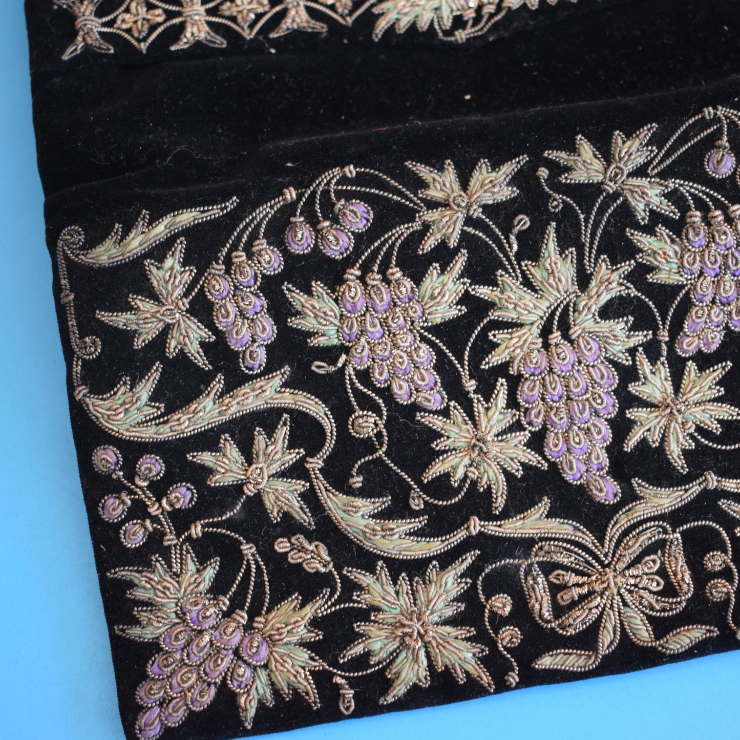Vintage 1940s Embroidered Velvet Clutch Bag - Boxed