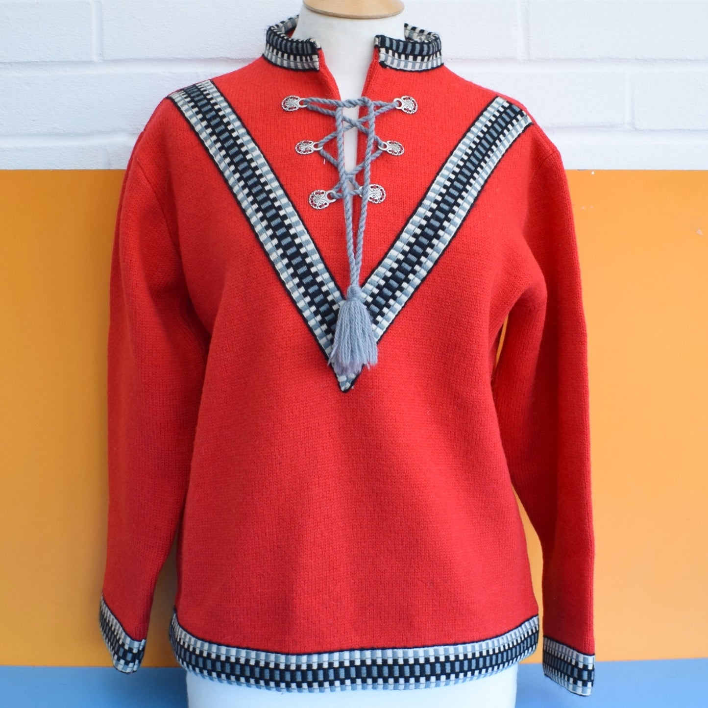 Vintage 1960s Norwegian Jumper  - 100% Wool - Medium