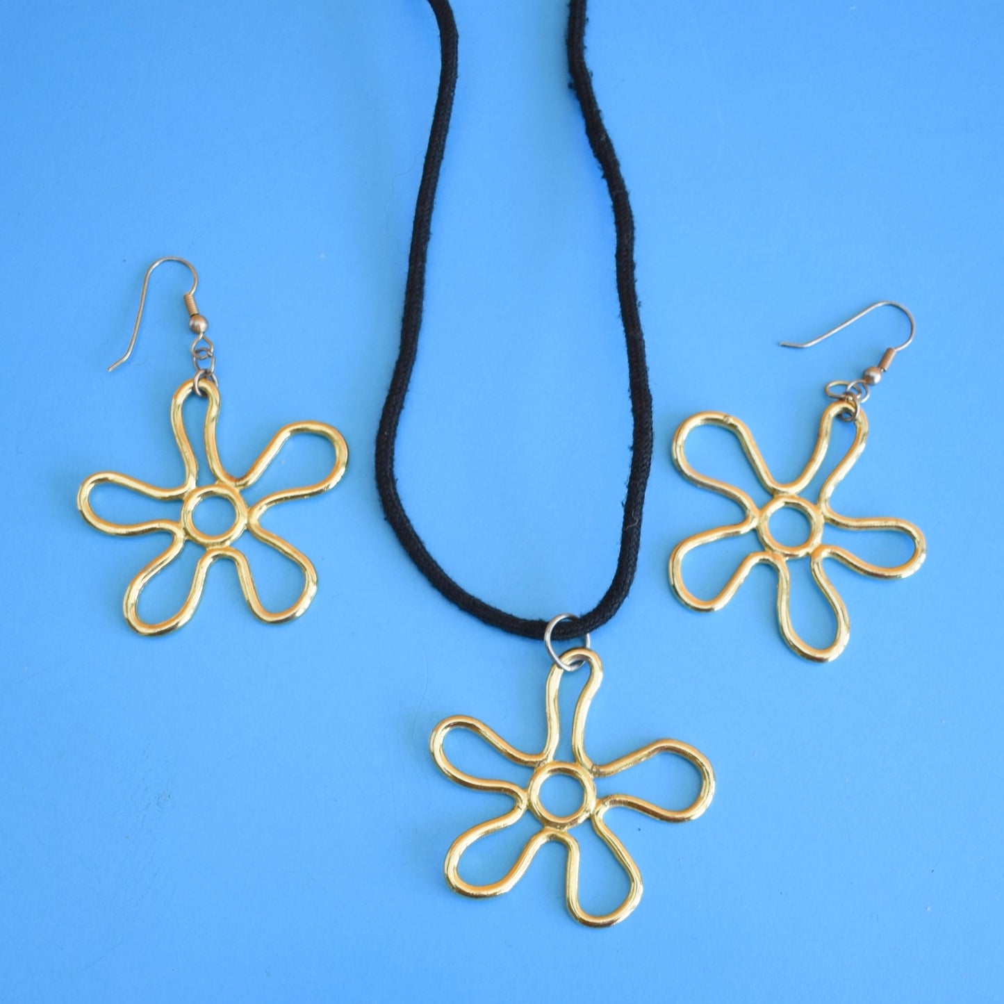 Vintage 1990s Necklace/ Earrings - Flower Power - Gold