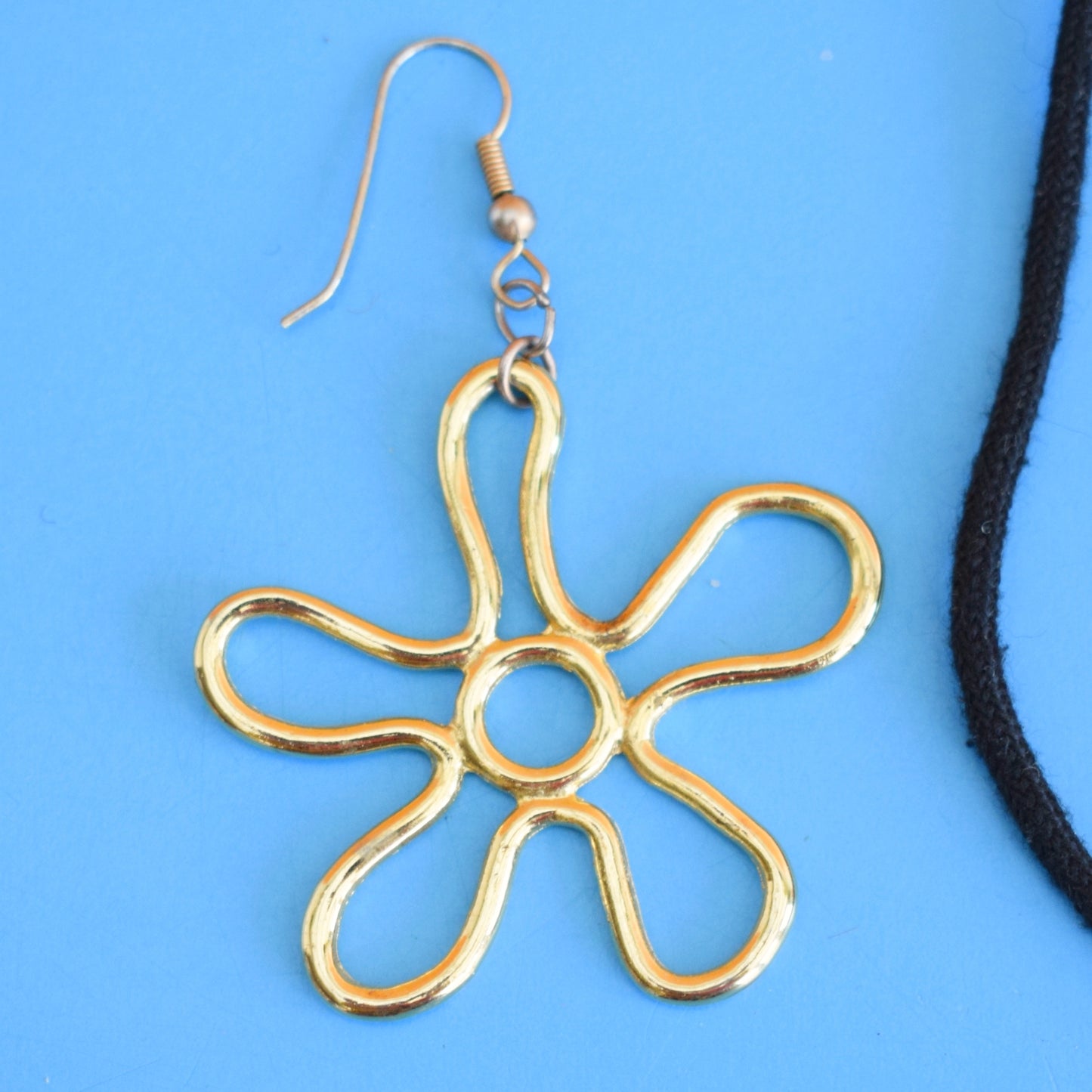 Vintage 1990s Necklace/ Earrings - Flower Power - Gold