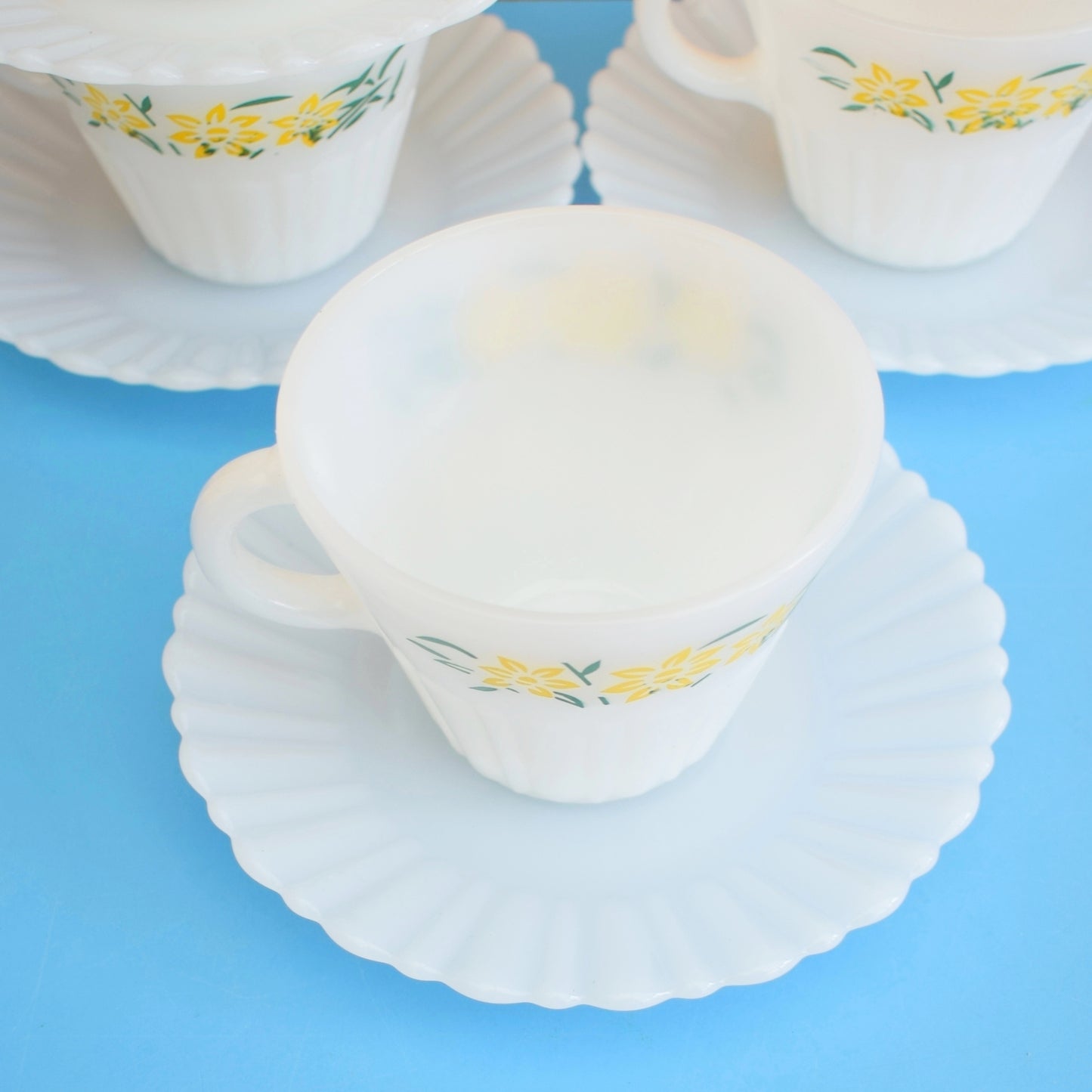 Vintage 1970s Pyrex Cups & Saucers - Mexican Termocrisa - Daffodils