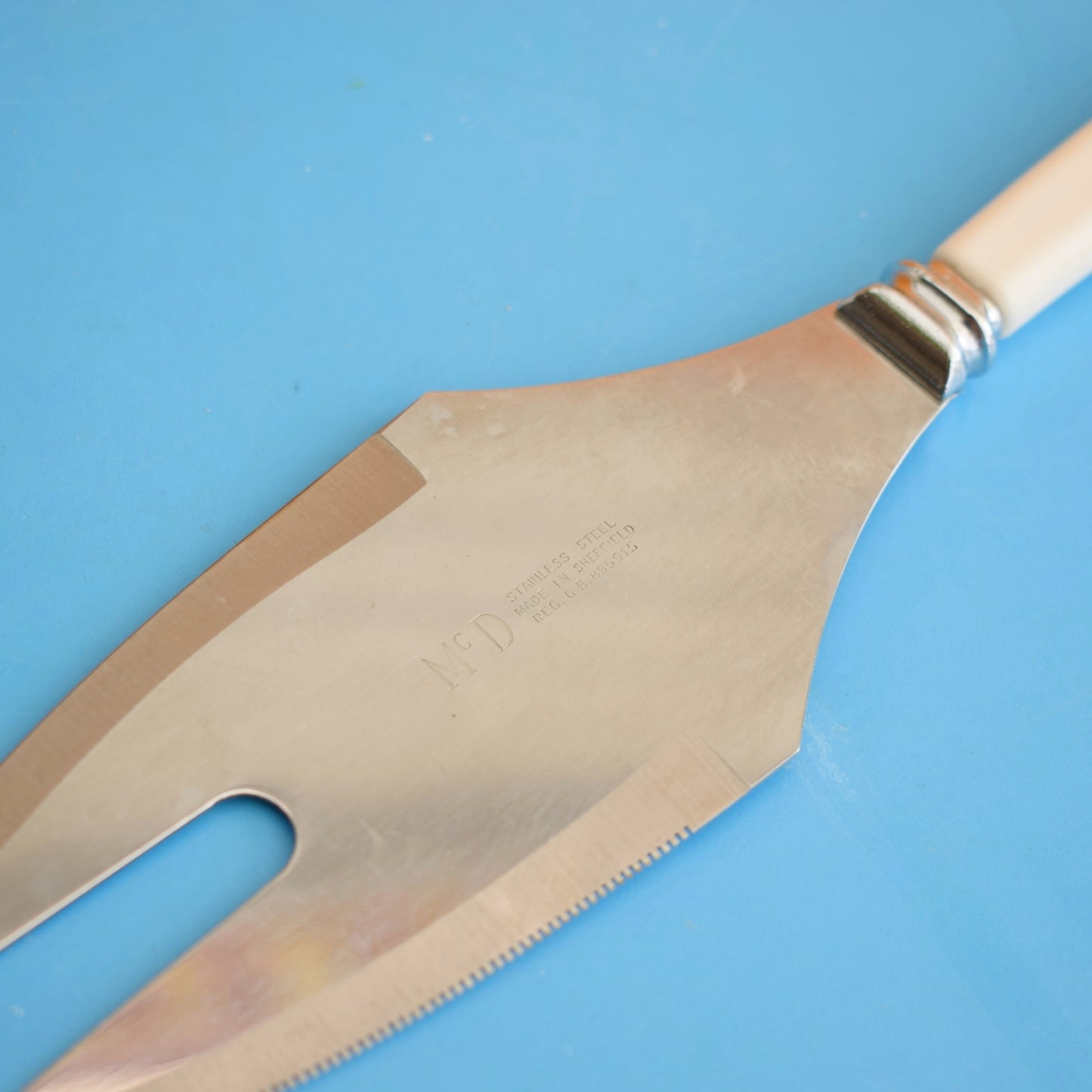 Vintage 1960s Cake Slices - Lucite Plastic Handles - White/ Cream