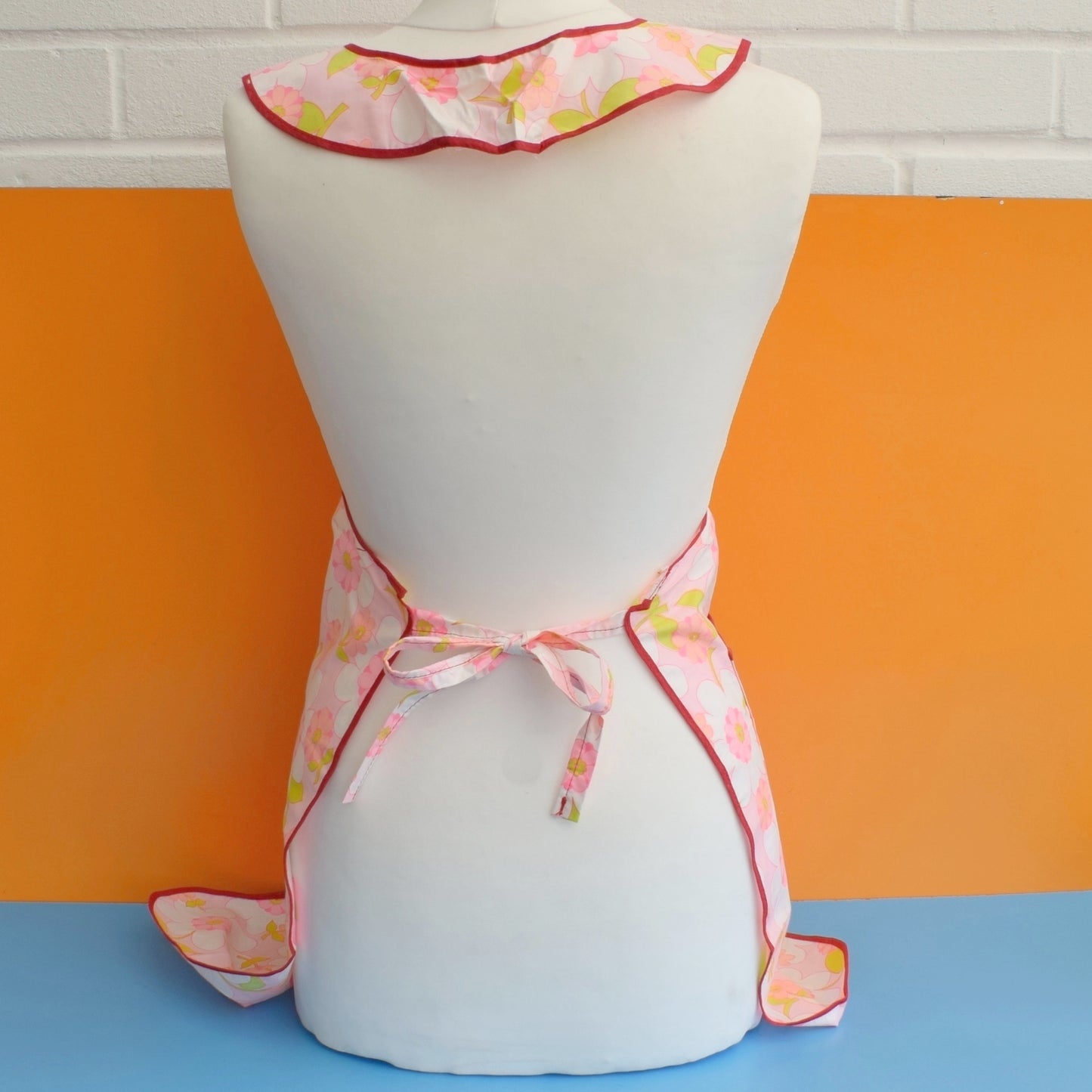 Vintage 1960s Full Apron - Flower Power -Light Pink