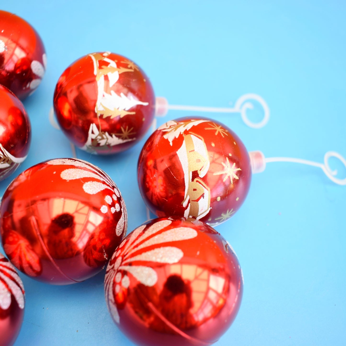 Vintage 1970s Shatterproof Christmas Baubles x8 - Red