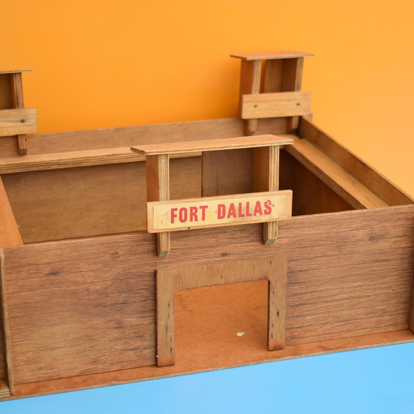 Vintage 1960s Wooden Fort Dallas Toy by Pineapple Retro