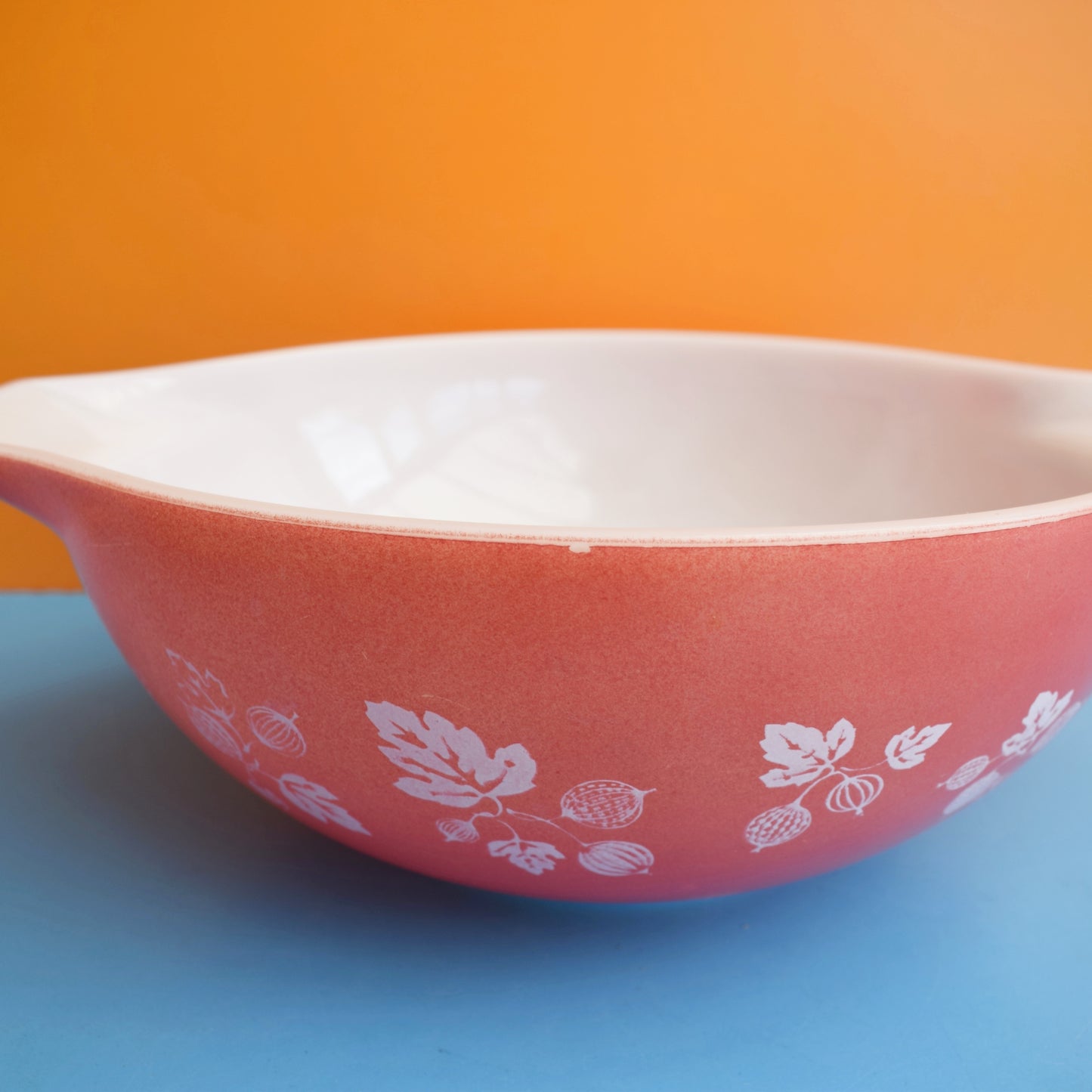 Vintage 1960s Pyrex Mixing Bowl Set - Gooseberry - Coral Pink/ Red