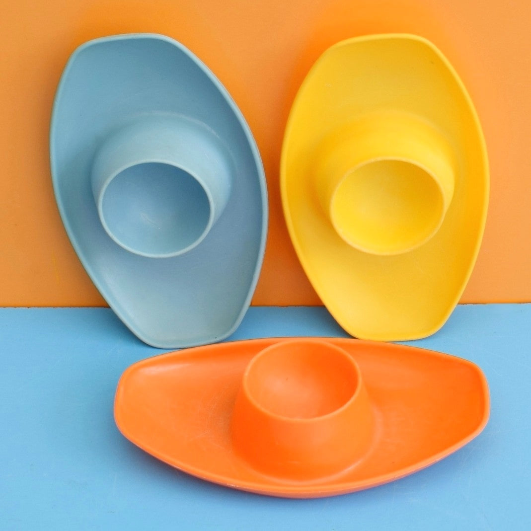 1960s plastic stackable cups Vintage 1960s Plastic Stacking Egg Cups x3 – Pineapple Retro