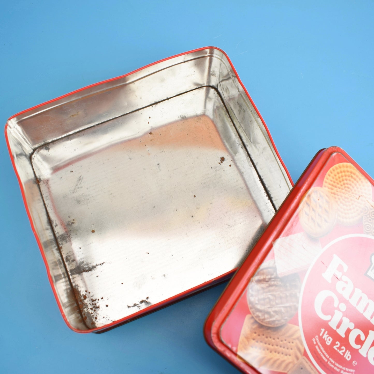Vintage 1980s Large Biscuit Tin - Family Circle Classics