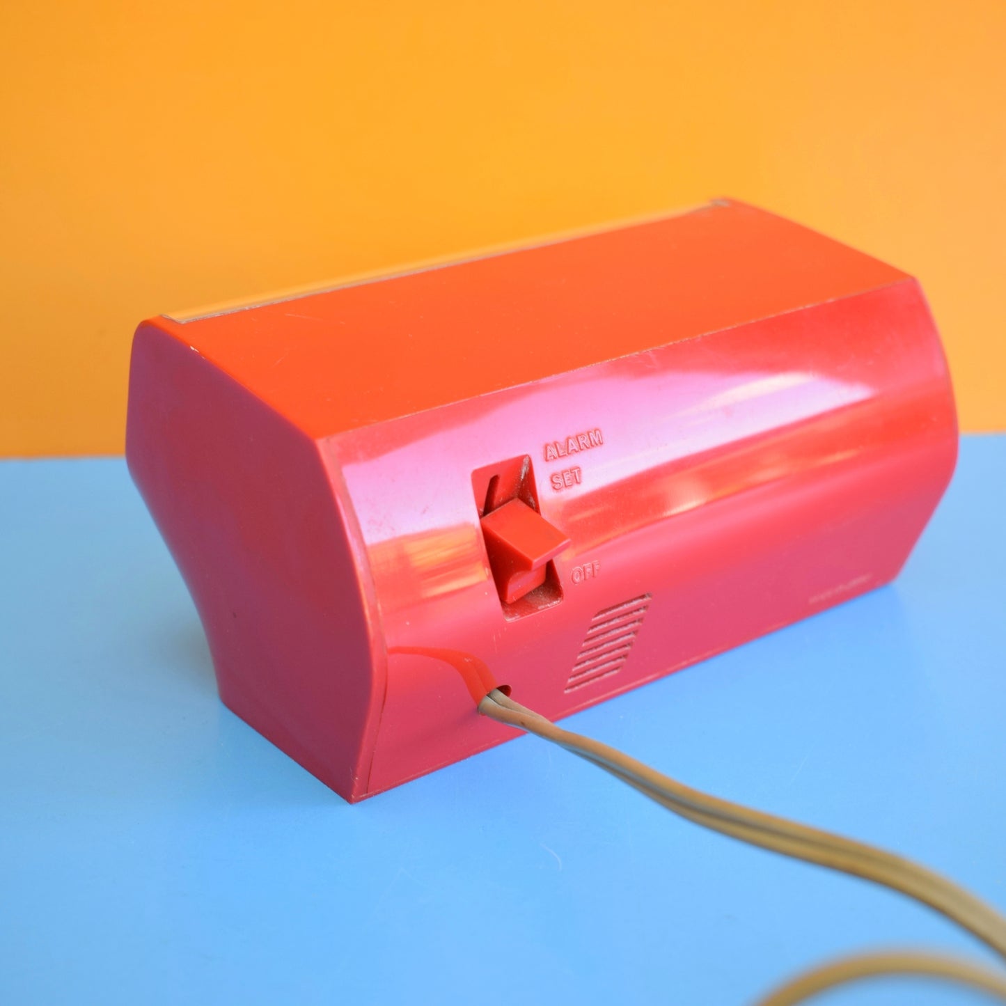 Vintage 1970s Flip Alarm clock Radio- Empress 1155