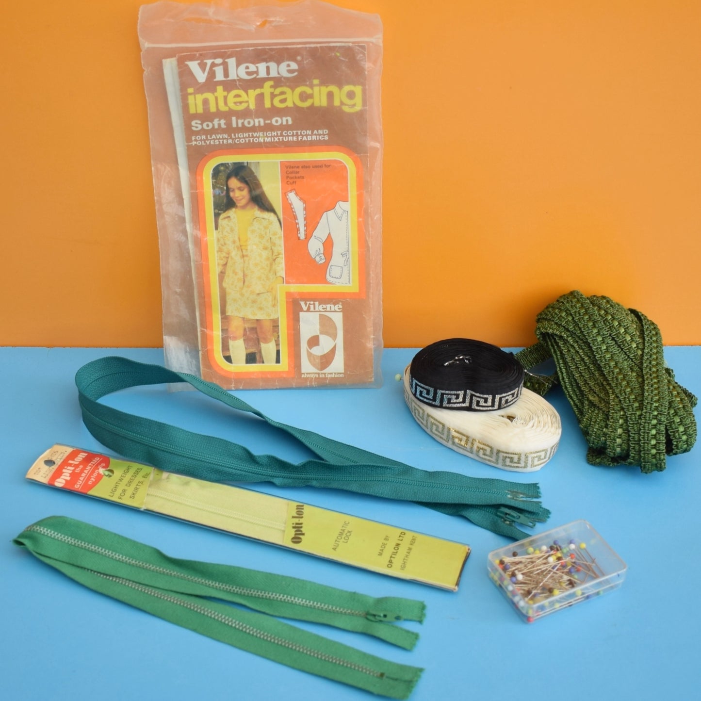 Vintage 1970s Sewing Bits- Zips, Interfacing, Trim