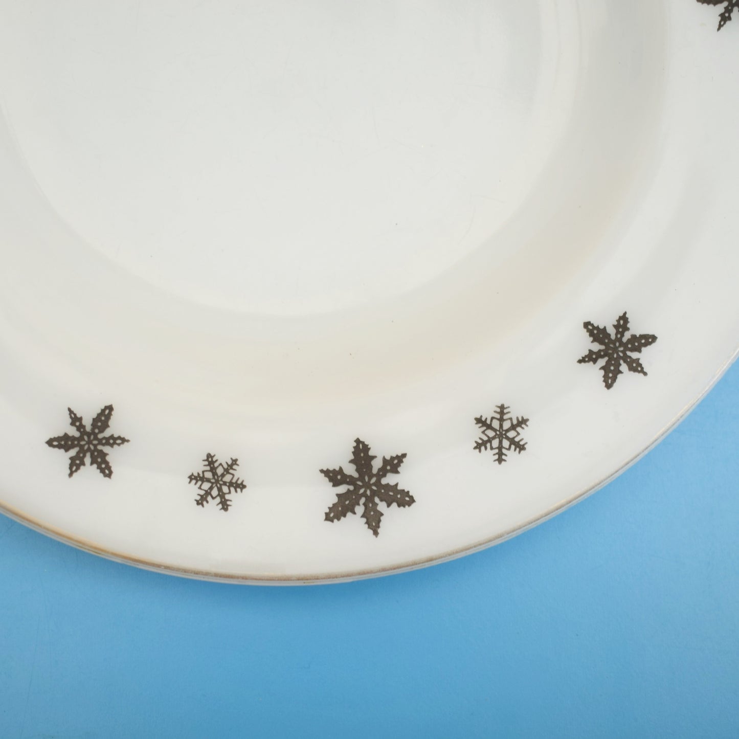 Vintage 1960s Pyrex Glass - Plates - Snowflake - Monochrome