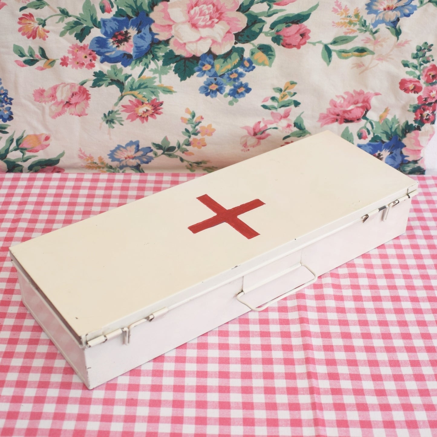 Vintage 1960s First Aid Case / Tin - Metal