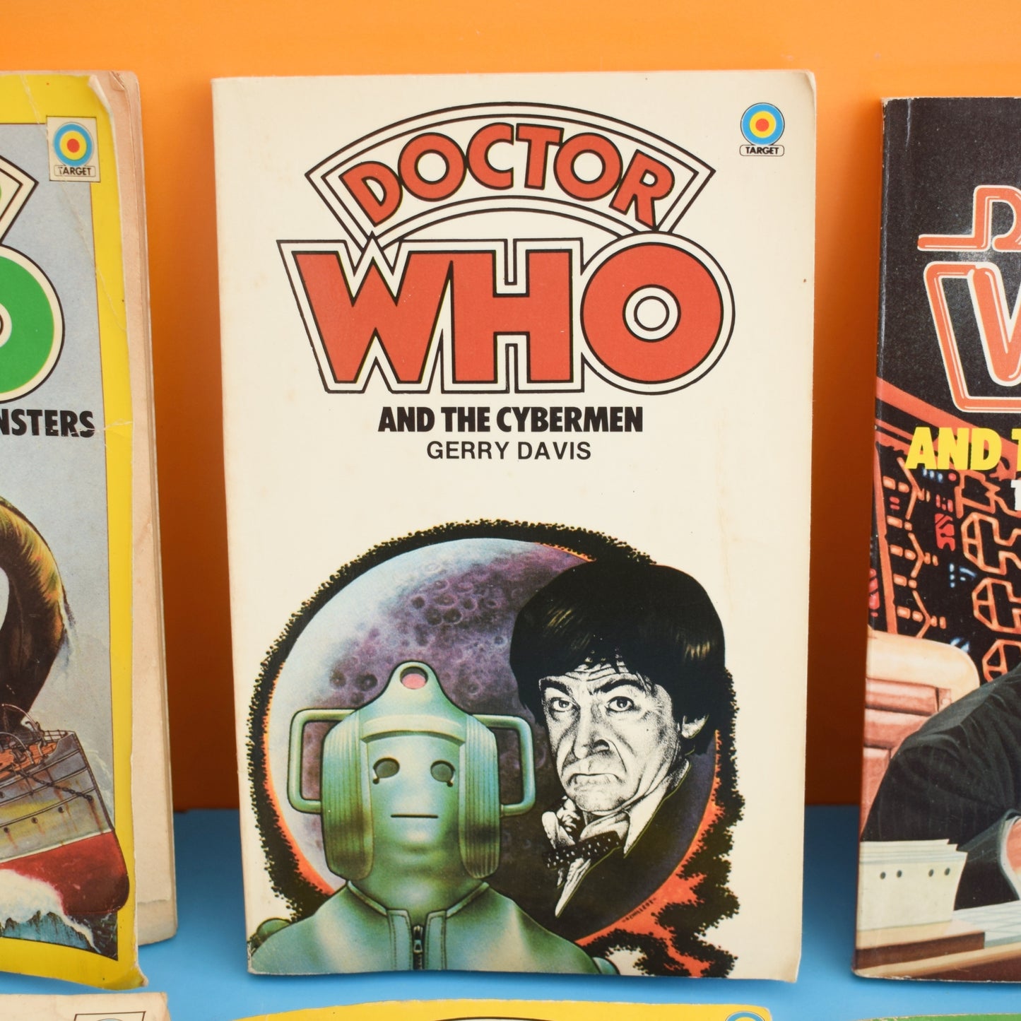 Vintage 1970s/ 80s Doctor Who Books .
