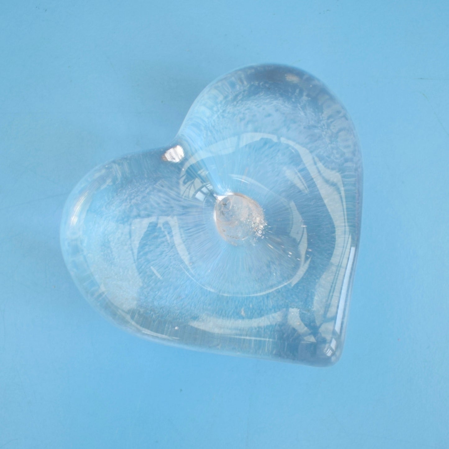 Vintage 1970s Heart Shaped Tin - Geranium / Dartington Glass Heart Paperweight