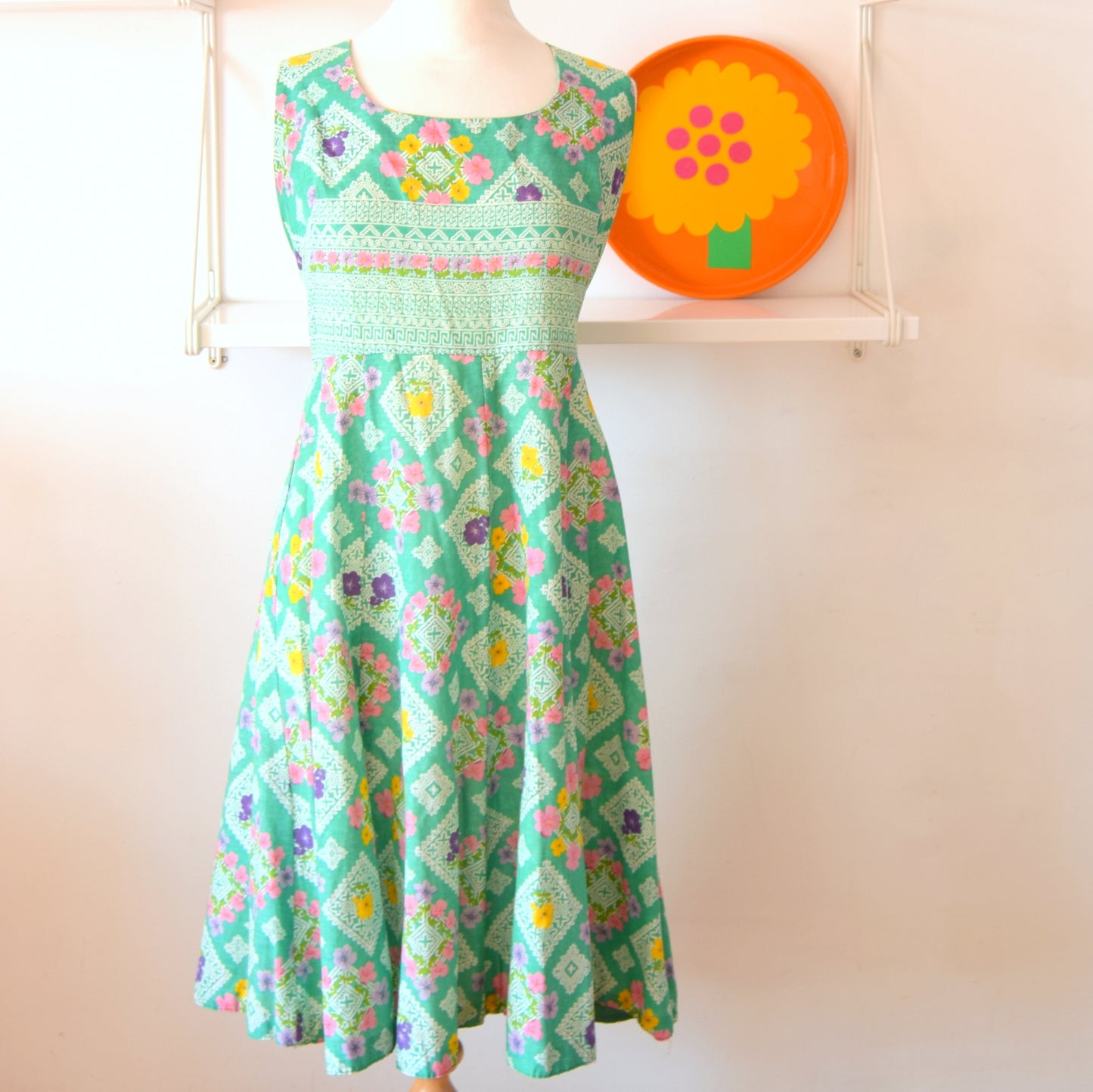 Vintage 1960s Fit & Flare Dress - Spring Green - Size 14 -16