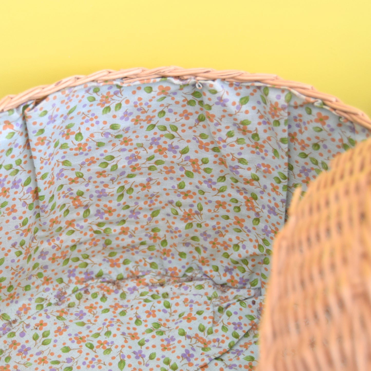 Vintage 1960s Wicker Basket Sewing / Hobby Box