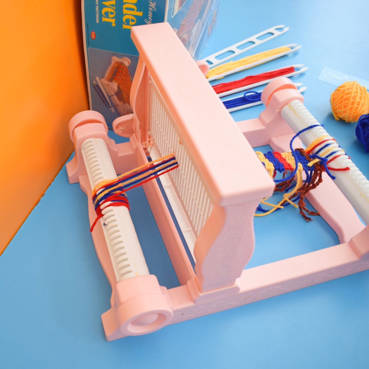 Vintage 1970s Wonder Weaver Loom - Boxed