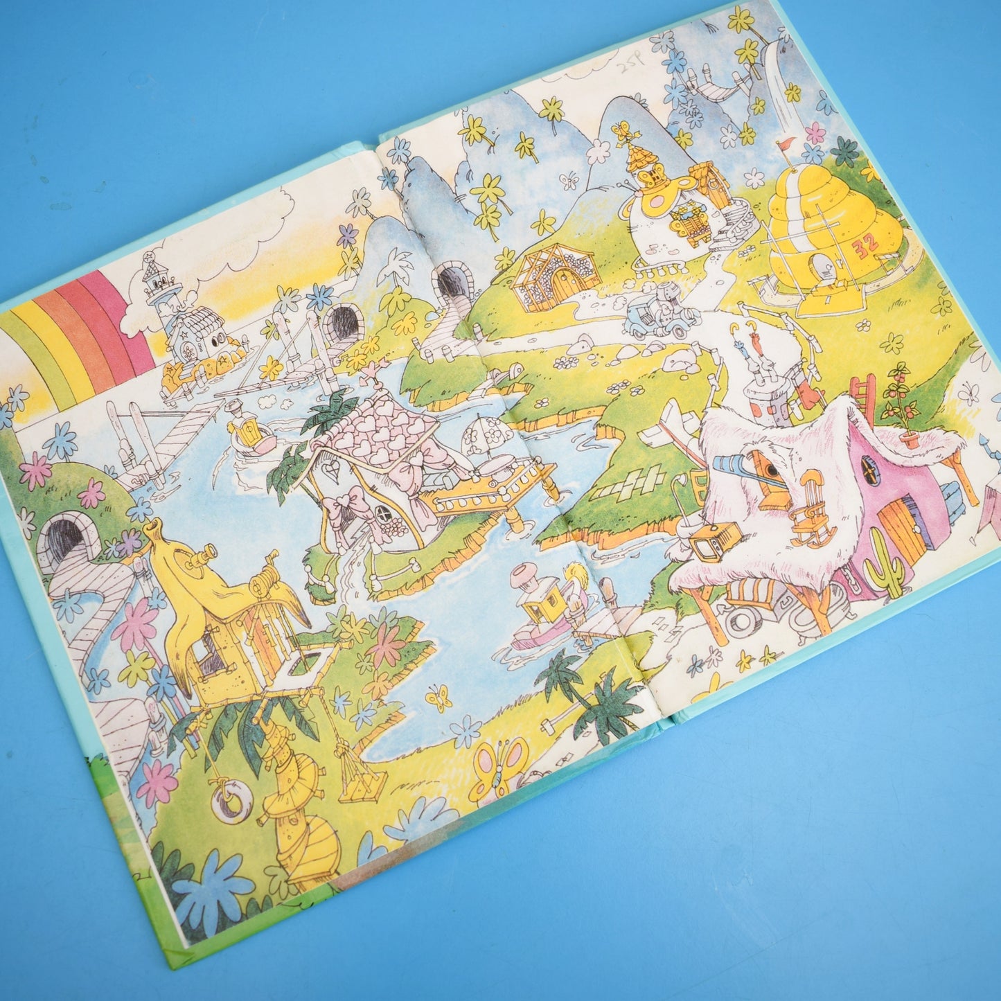 Vintage 1980s Wuzzles Book by Pineapple Retro