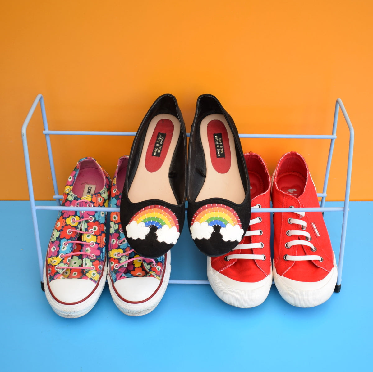 Vintage 1960s Wire Shoe / Book Rack - Pale Blue