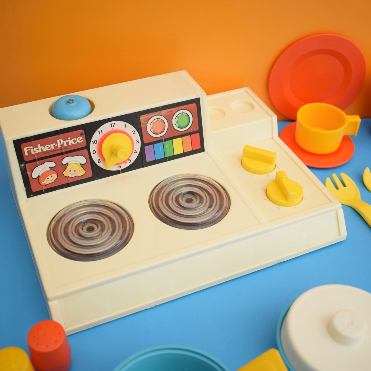 Vintage 1980s Plastic Fisher Price Cooker & Bits .