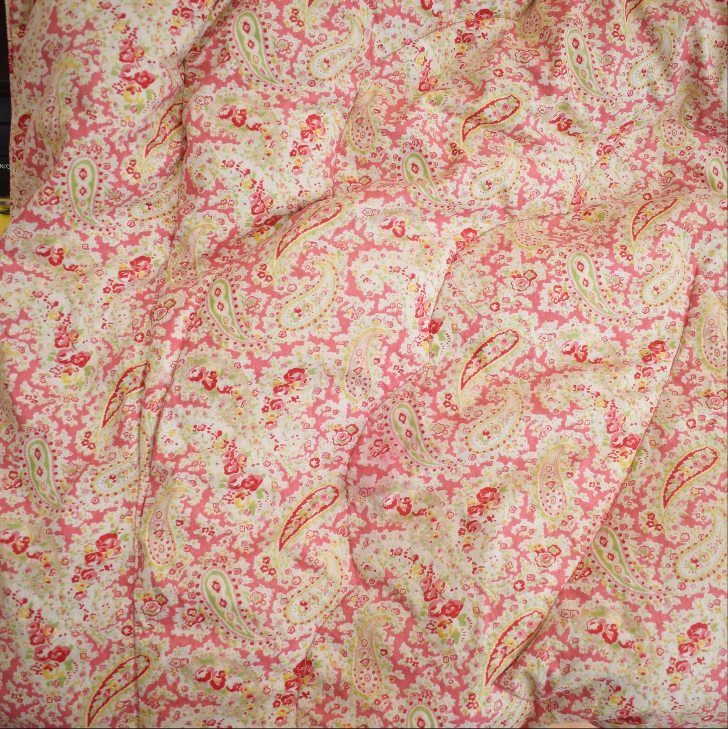 Vintage 1950s Pretty Eiderdown - Pink