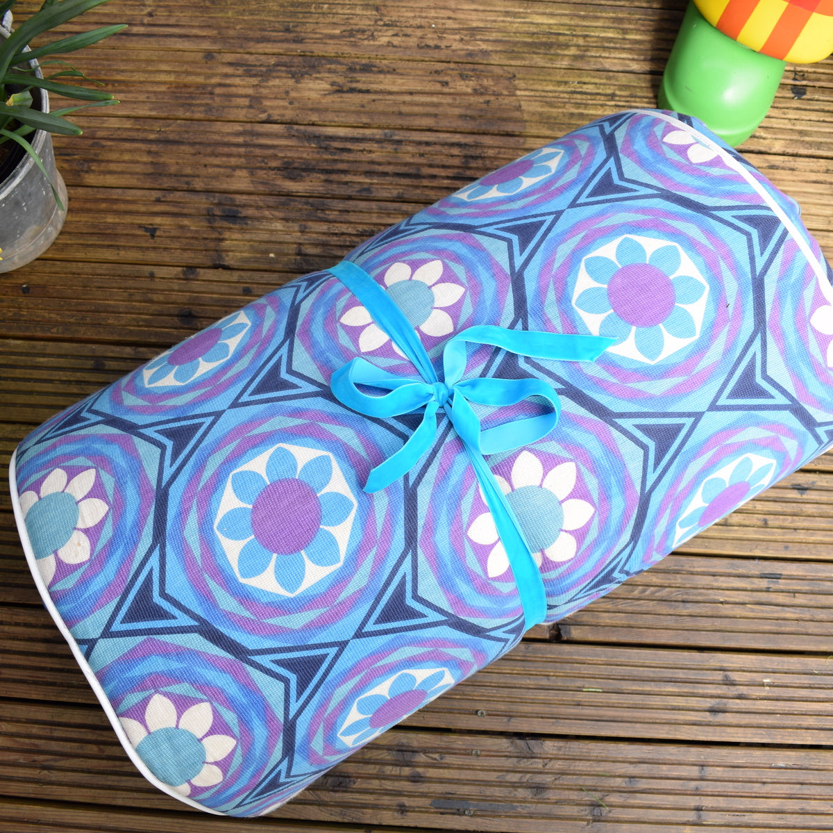 Vintage 1960s Garden Cushion / Mattress - Purple Flower Power