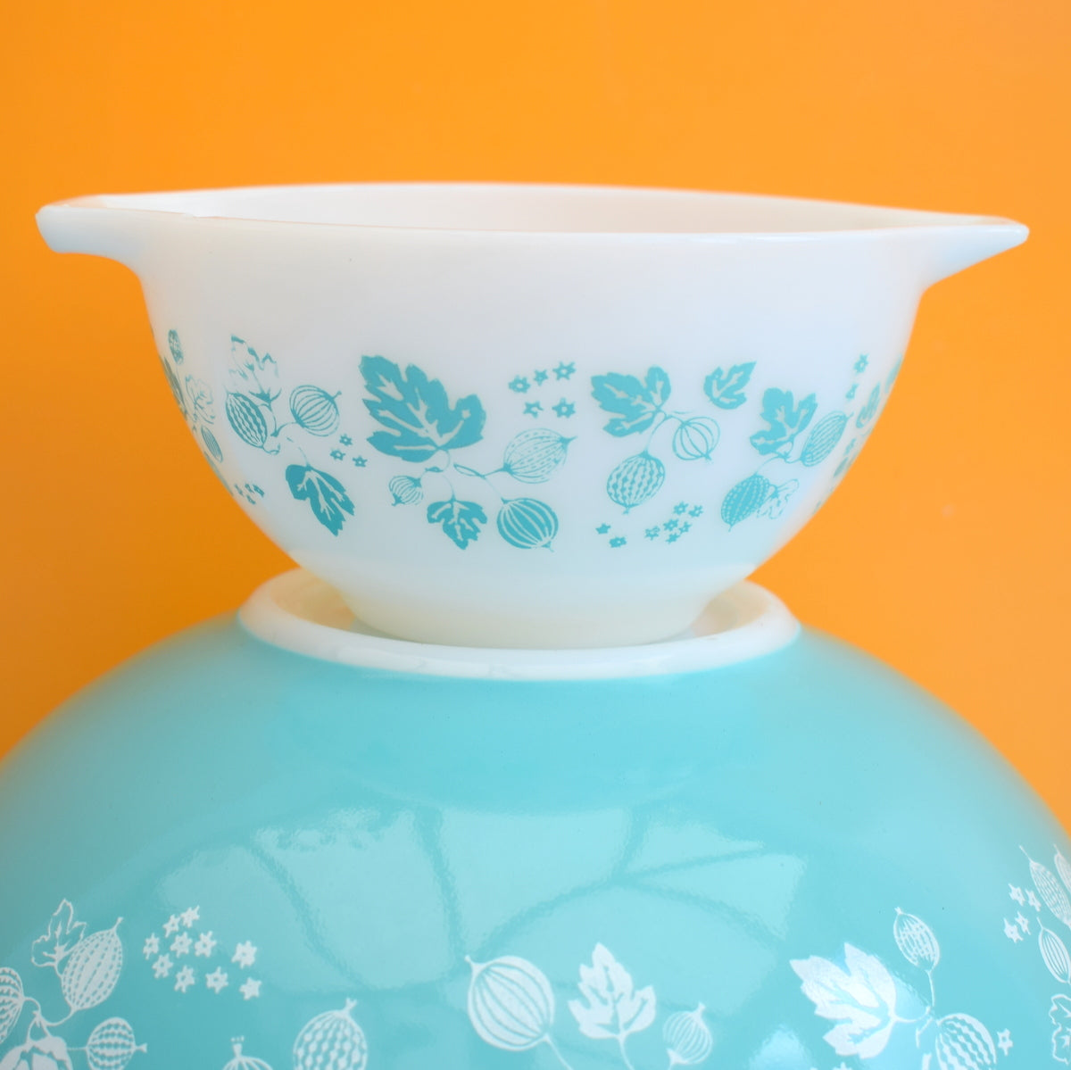 Vintage Pyrex Mixing Bowls - Gooseberry Pattern - Mint