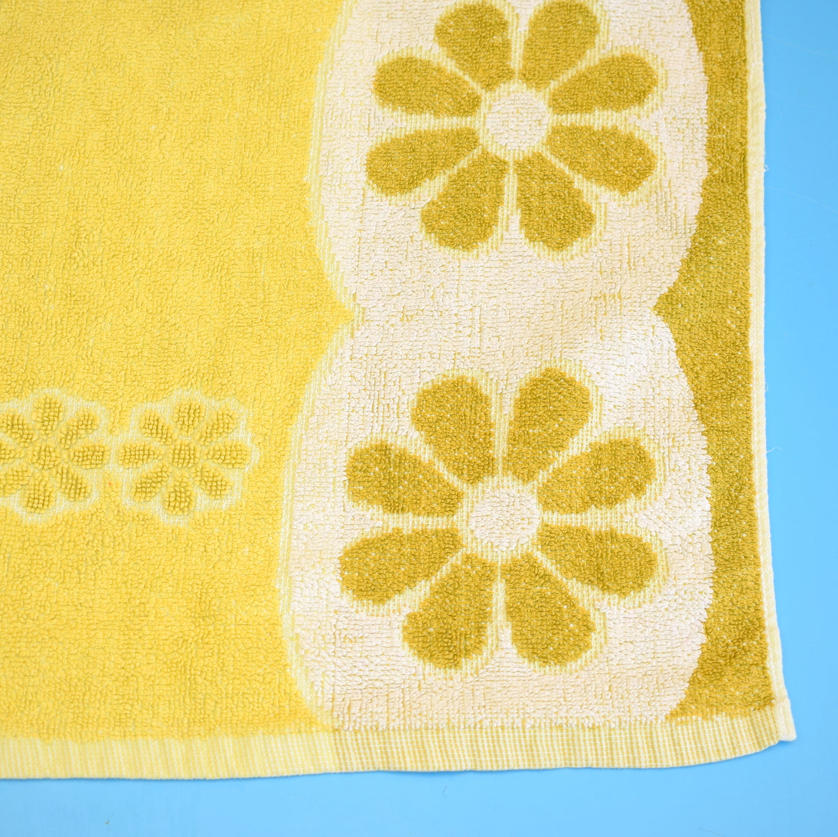 Vintage 1960s Cotton Bath Towel - Flower Power - Lime by Pineapple Retro