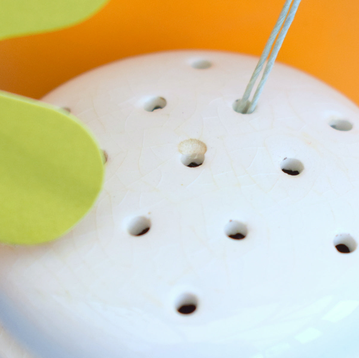 Vintage 1960s Taunton Vale Sifter - Flower Power - Yellow