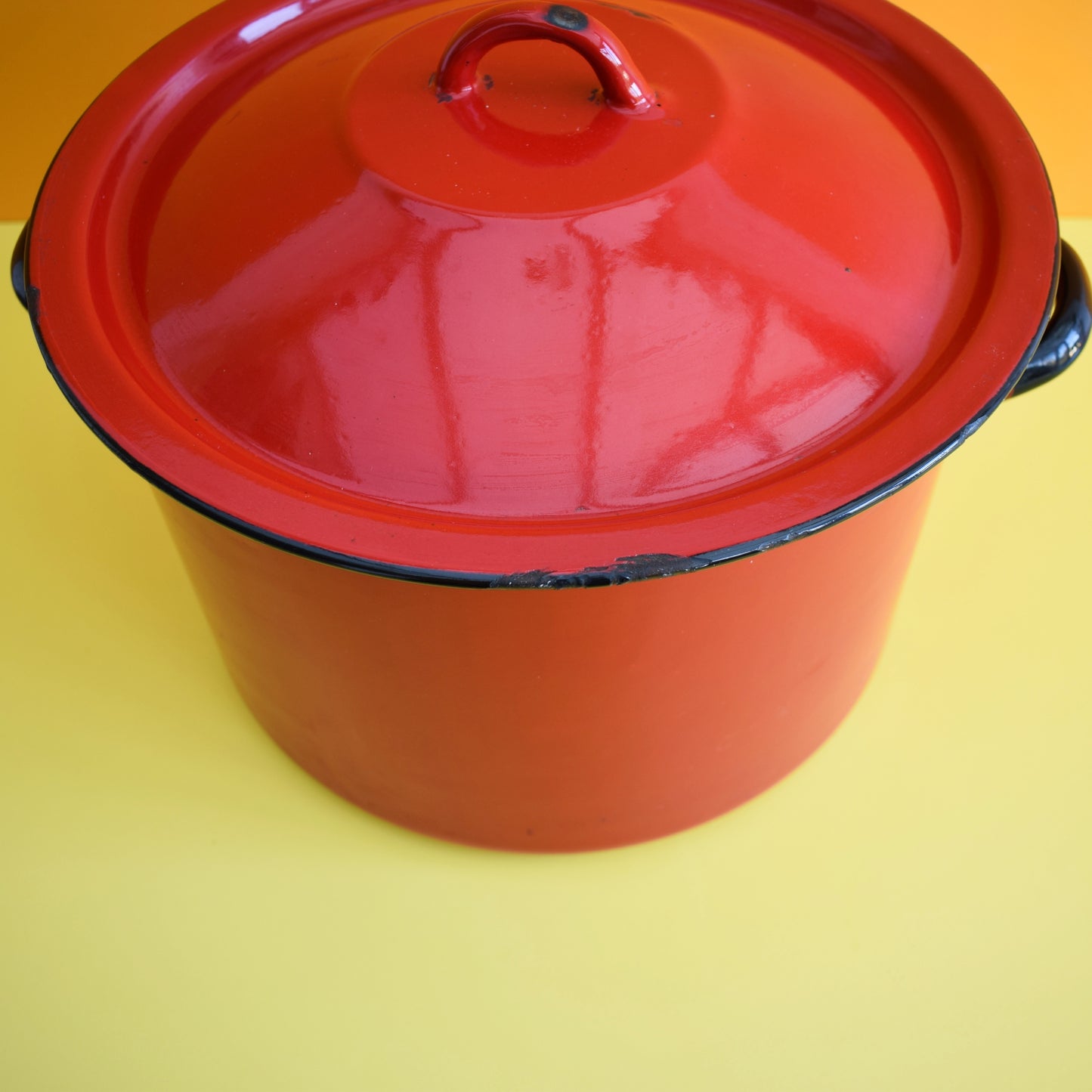 Vintage 1970s Large Enamel Bread/ Casserole