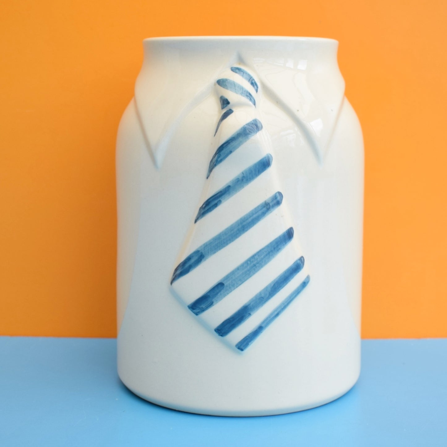 Vintage 1970s J&G Morton Vase- Tie