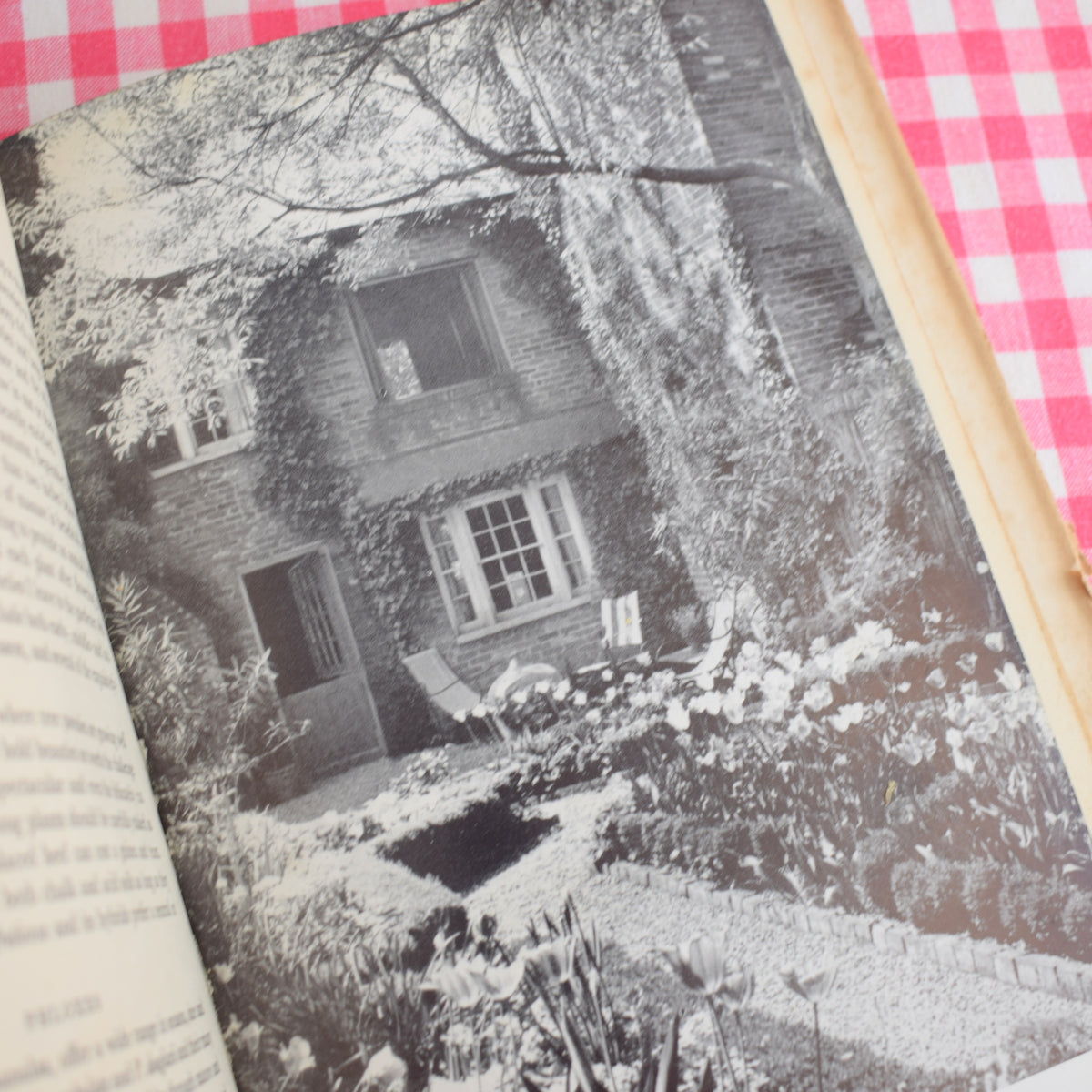 Vintage 1950s Successful Town Gardening Book