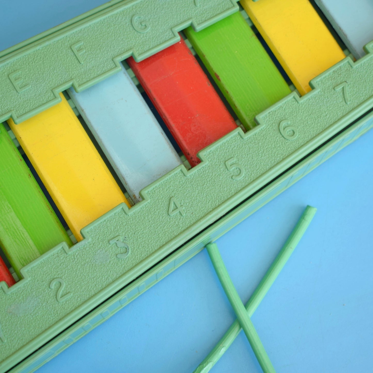 Vintage 1950s Metal / Plastic Xylophone