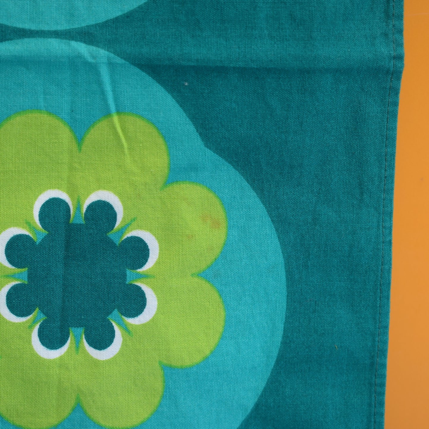 Vintage 1970s Tablecloth - Flower Power - Teal / Green