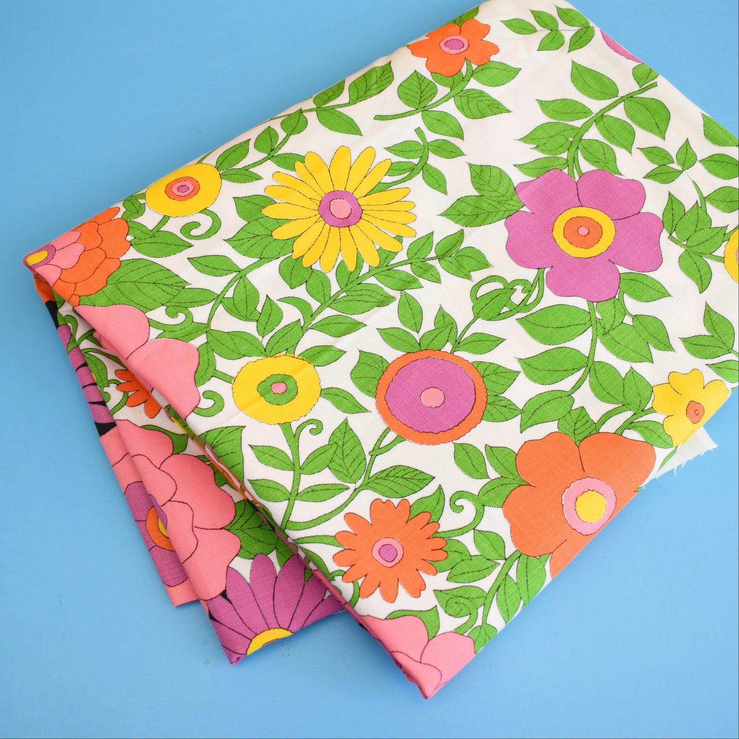 Vintage 1960s Amazing Bold Fabric Length - Flower Power