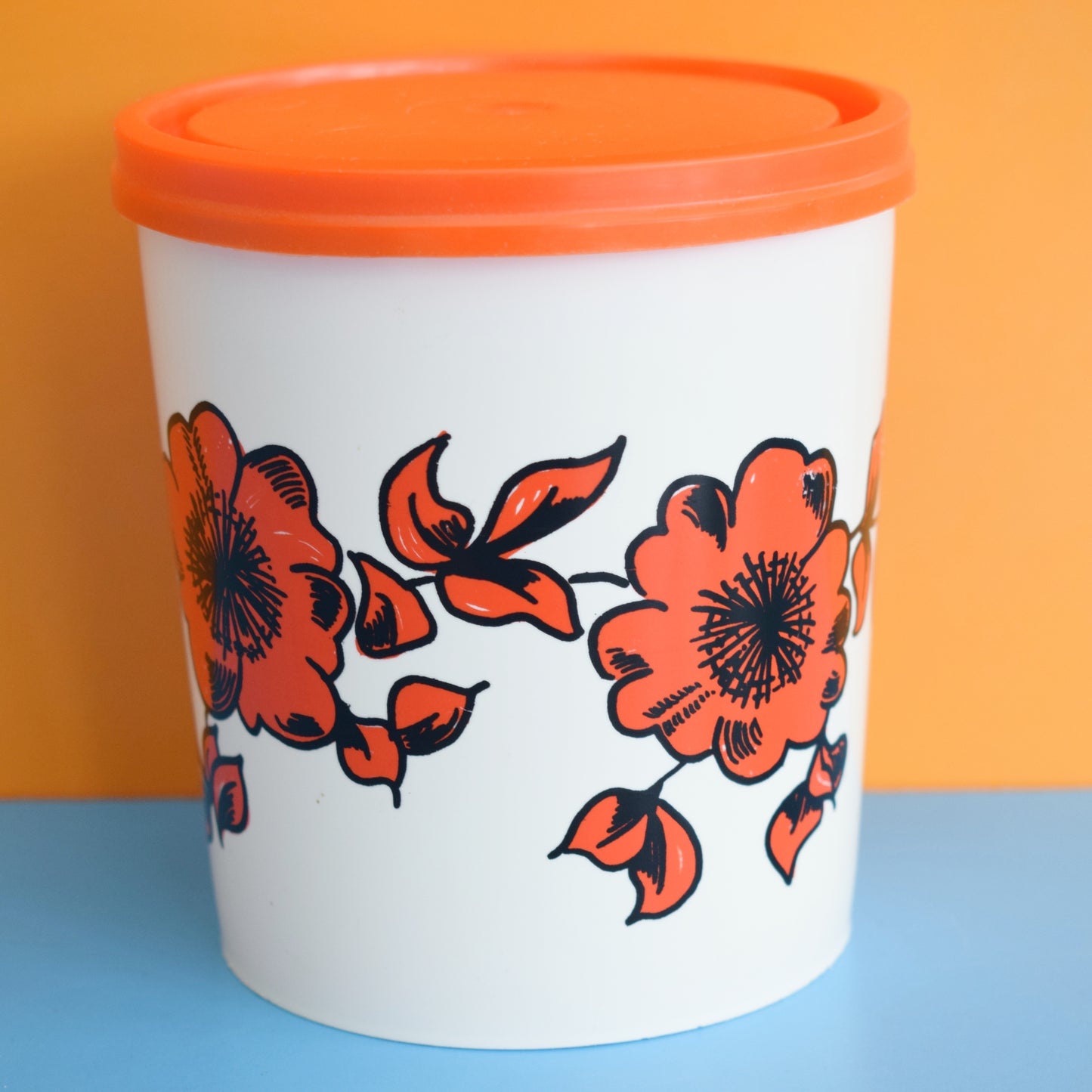 Vintage 1970s Plastic Lidded Tub - Flowers