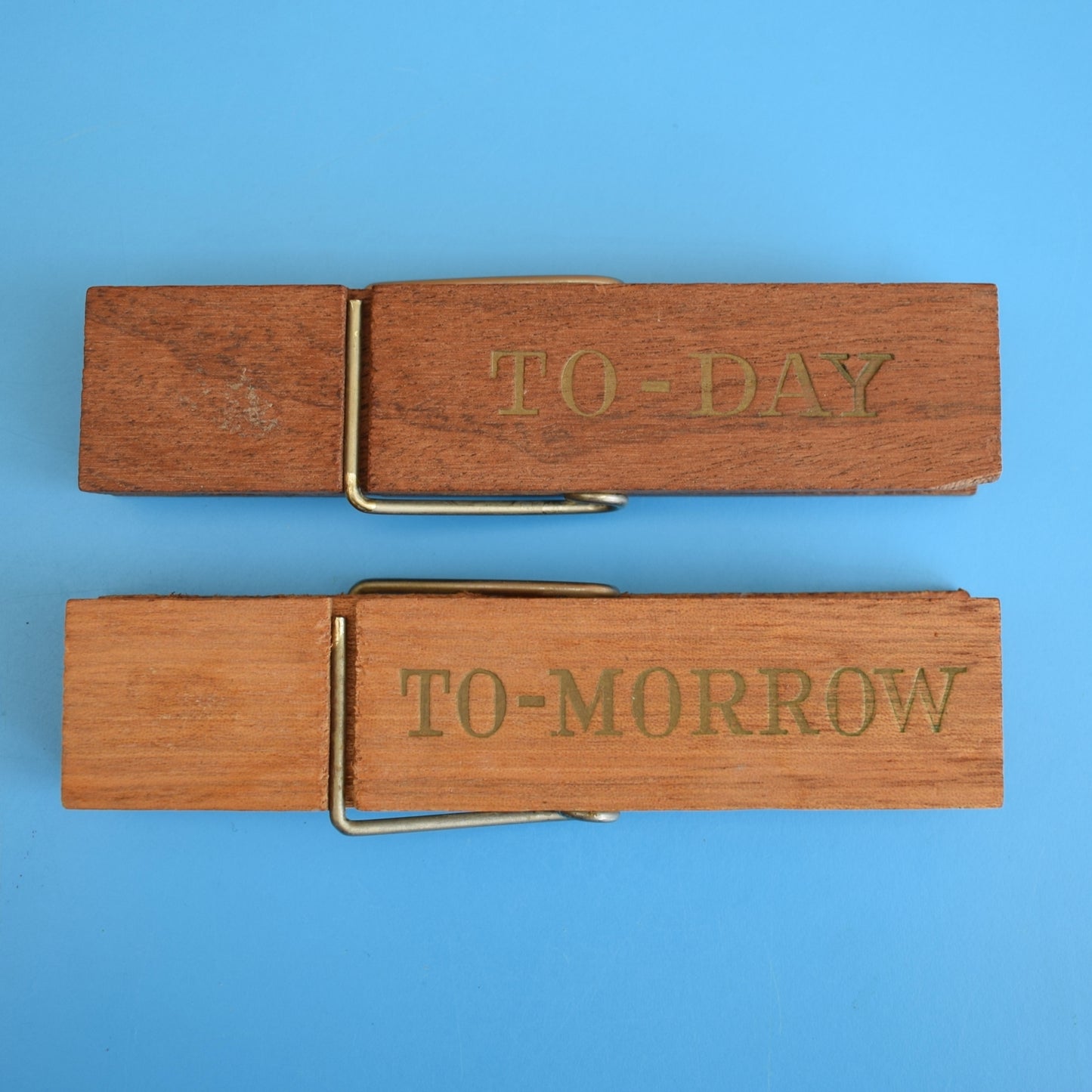 Vintage 1960s Teak Giant Pegs / Letter Clips by Pineapple Retro
