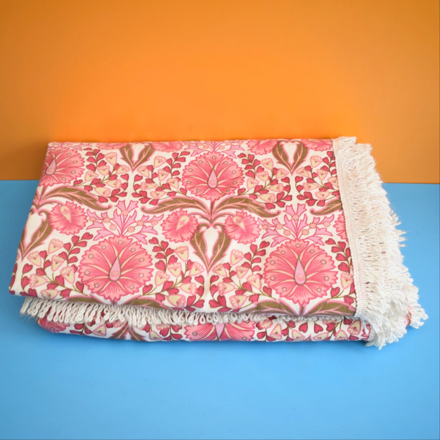 Vintage 1960s Double Bed Cover - Flower - Pink