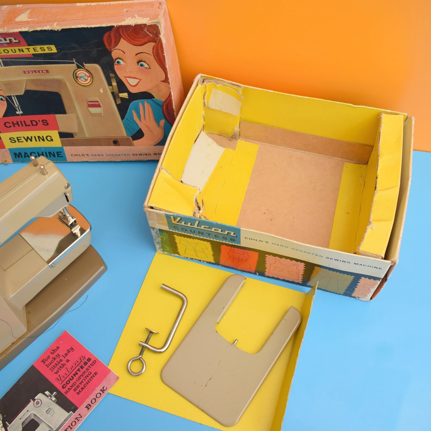 Vintage 1950s Vulcan Countess Sewing Machine