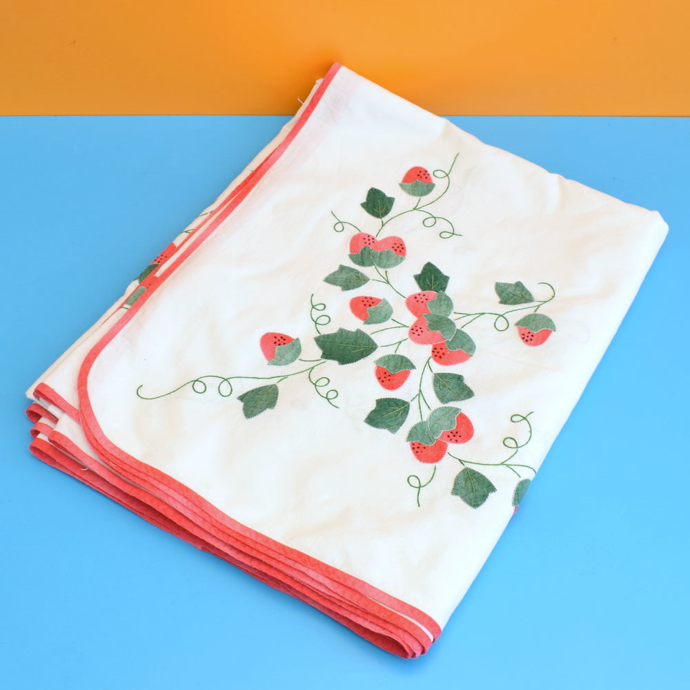 Vintage 1960s Embroidered Strawberry Tablecloth / Napkins