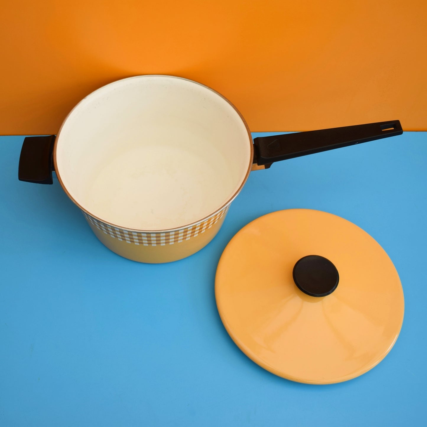 Vintage 1960s Enamel Saucepan - Gingham - Mustard