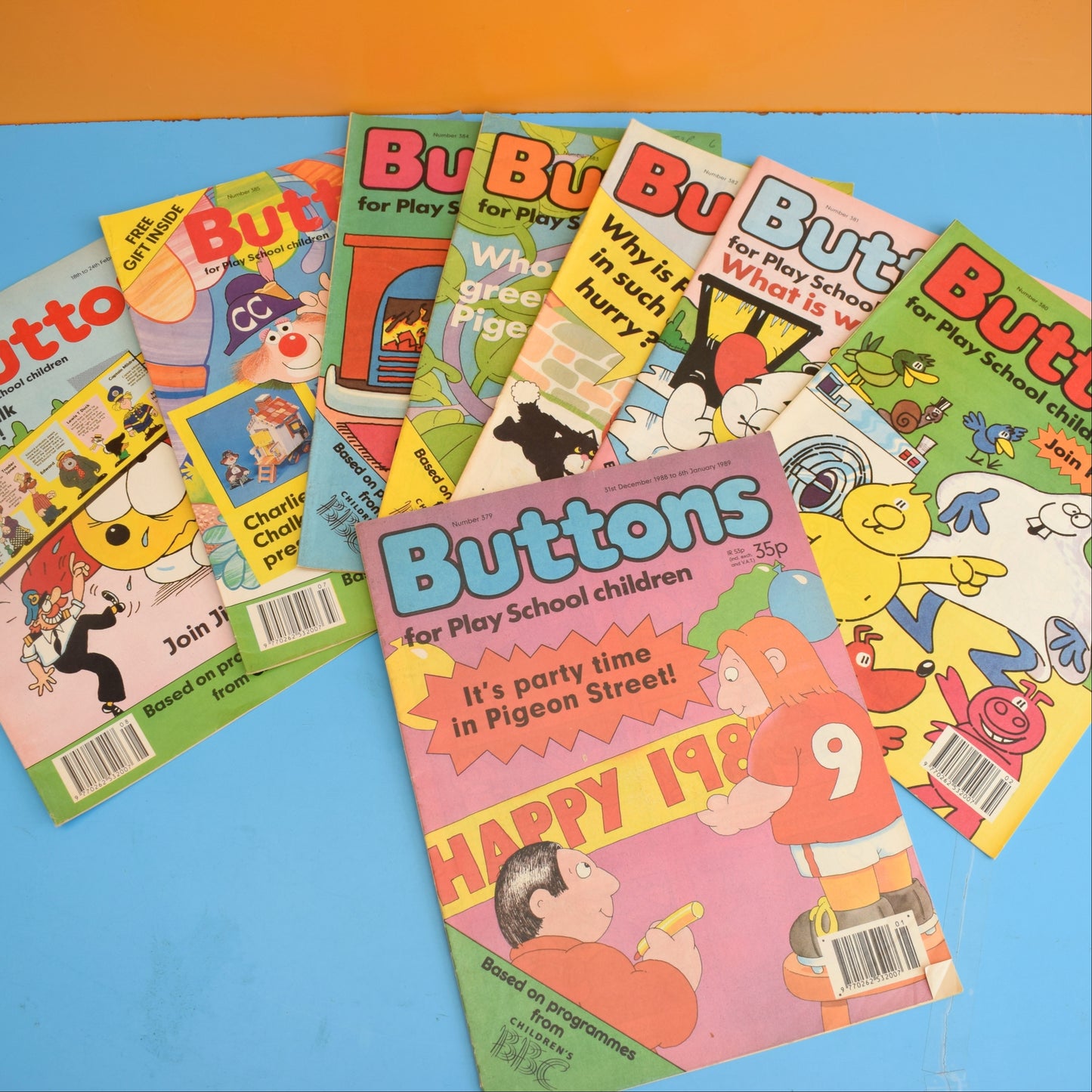 Vintage 1980s Buttons Magazines 89