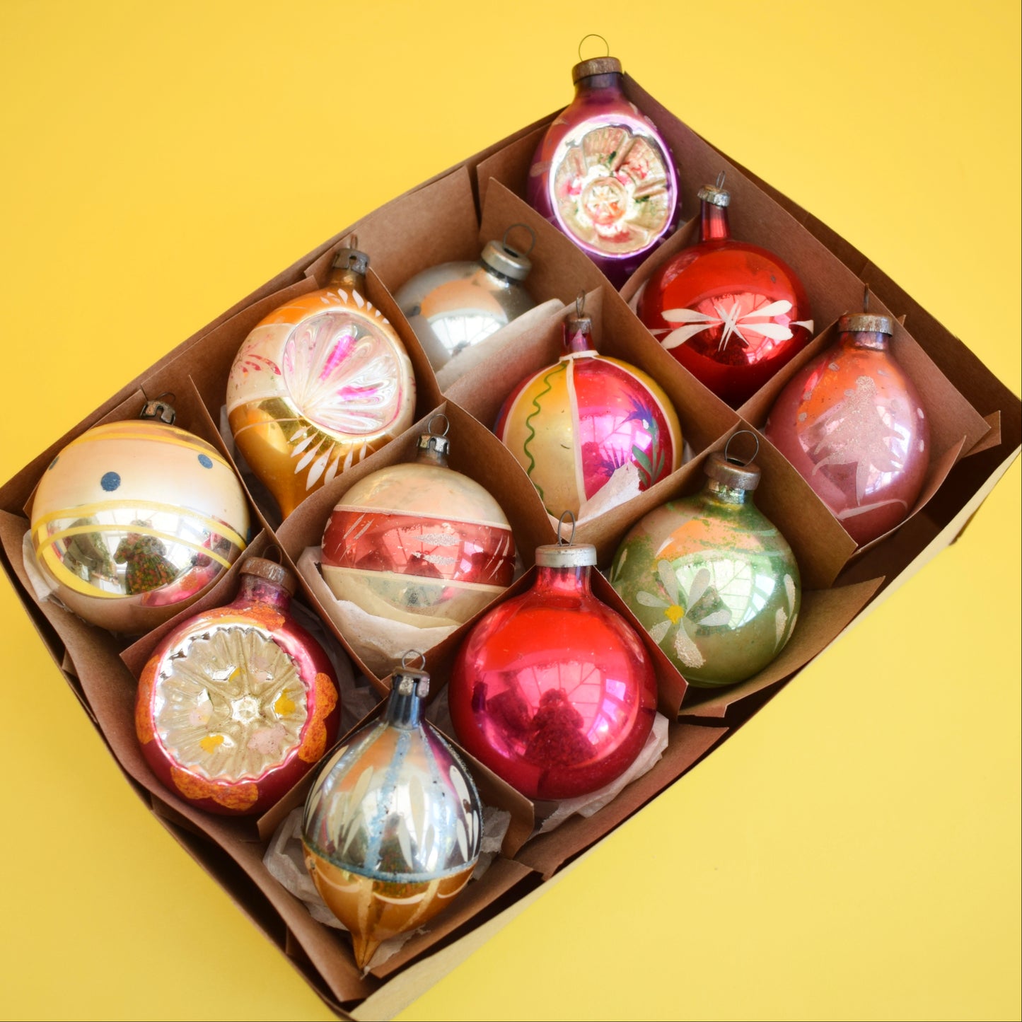 Vintage 1960s Glass Christmas Baubles - 12 Medium - Concave