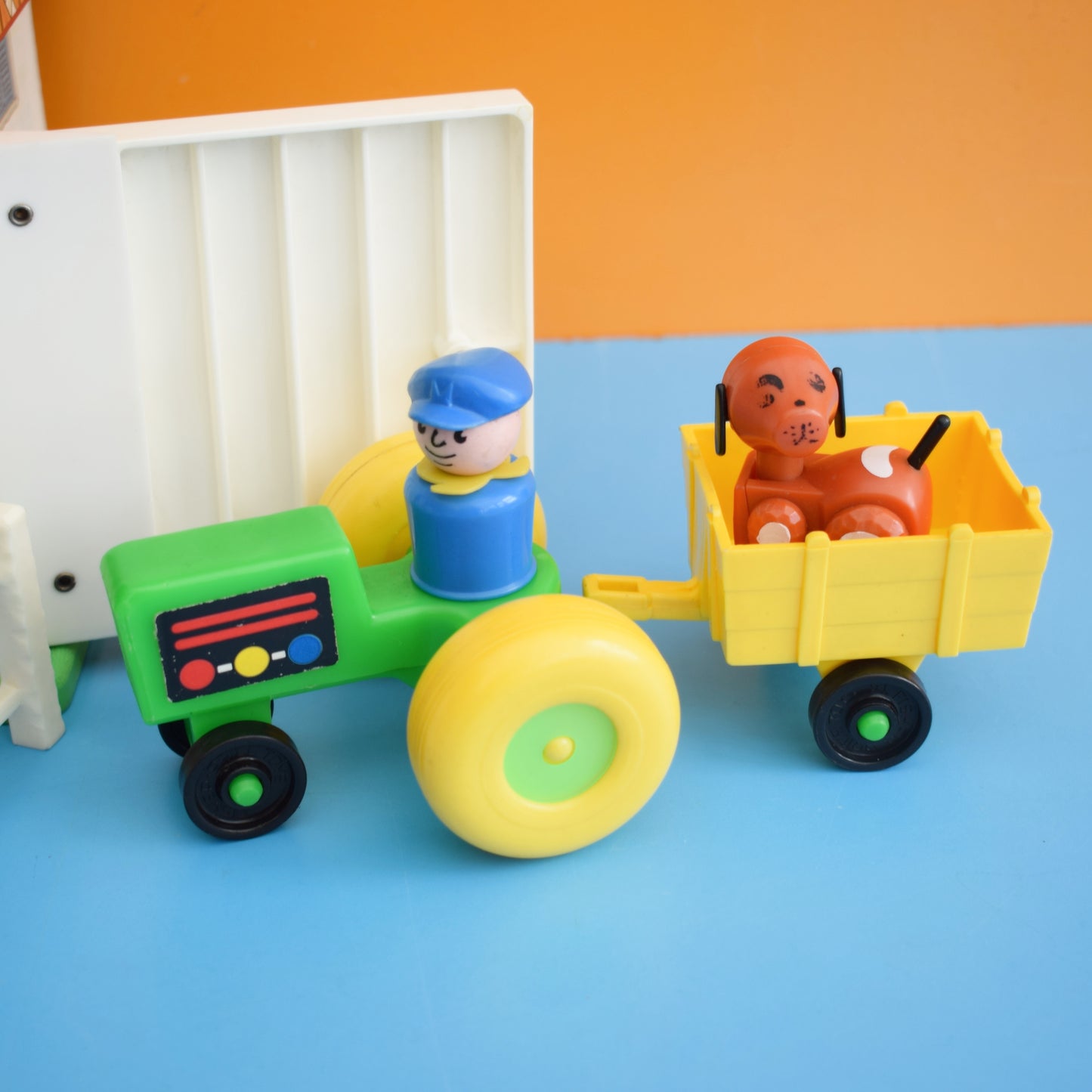 Vintage 1980s Fisher Price - Play Farm