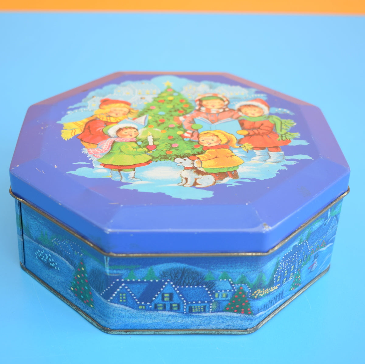 Vintage 1970s Christmas Tin - Carol Singers