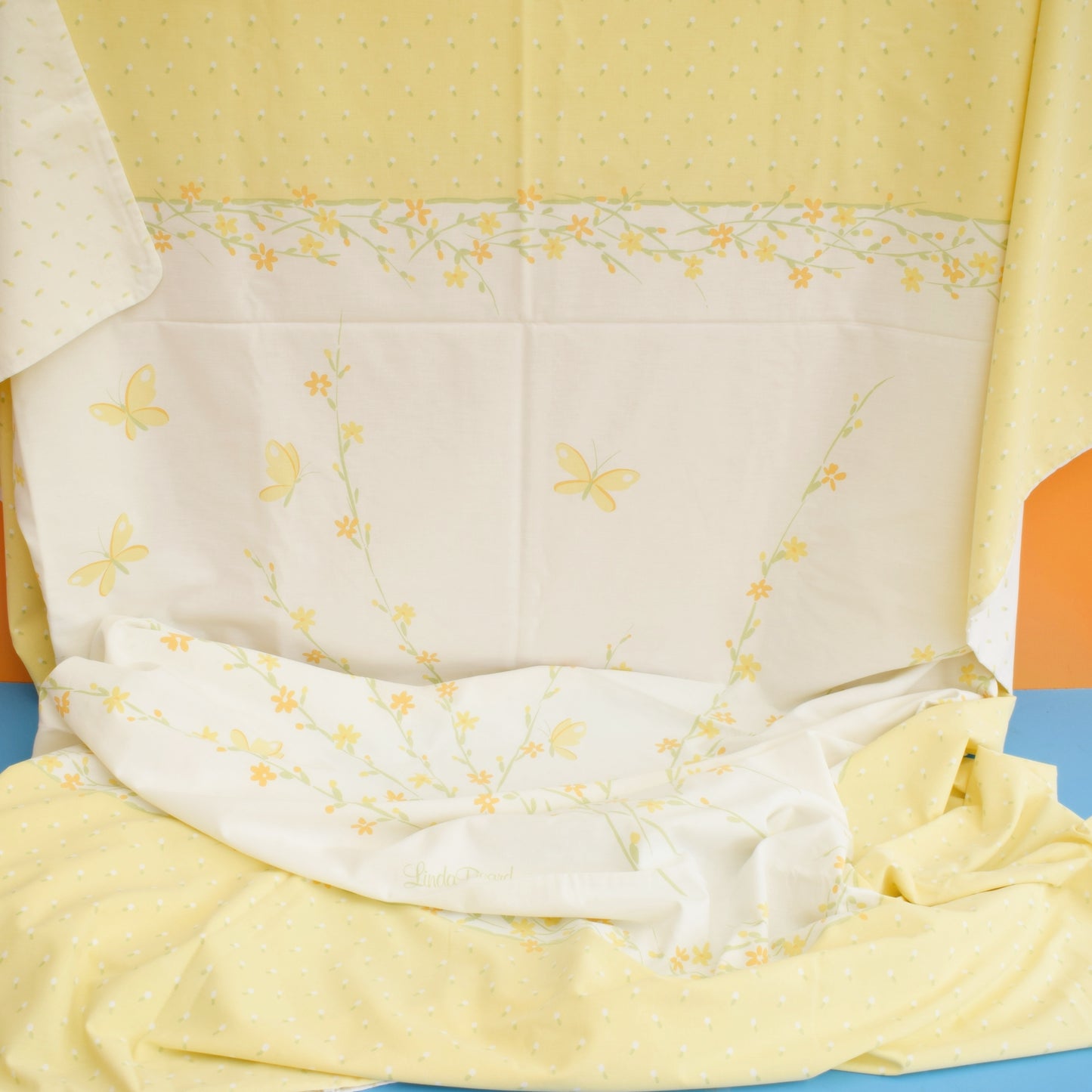 Vintage 1980s Linda Beard Bedding / Curtains - Yellow