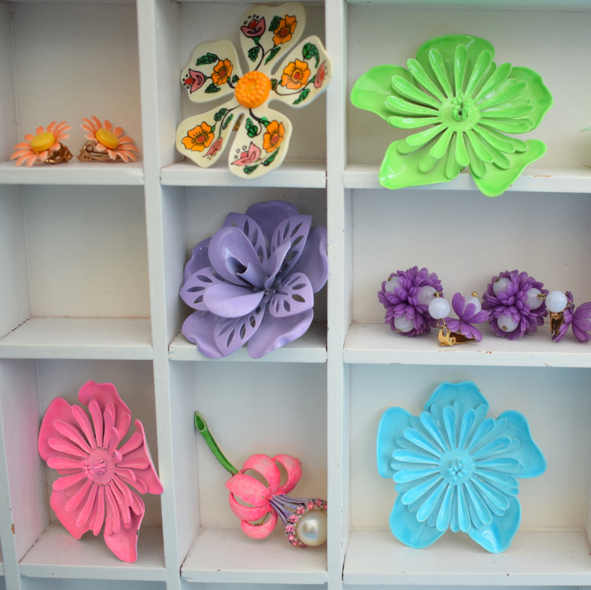 Vintage 1970s Enamel Brooch Pins - Flowers