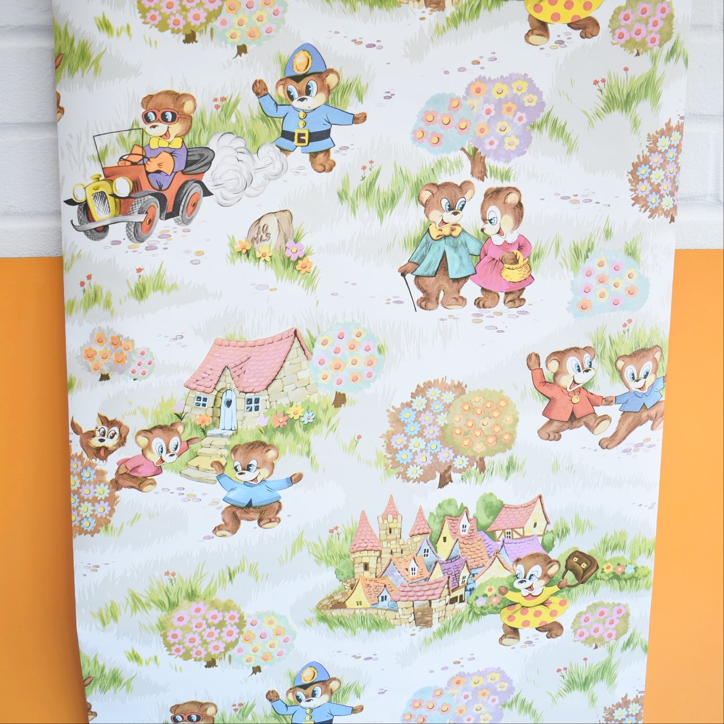 Vintage 1960s Kids Wallpaper - Happy Bears