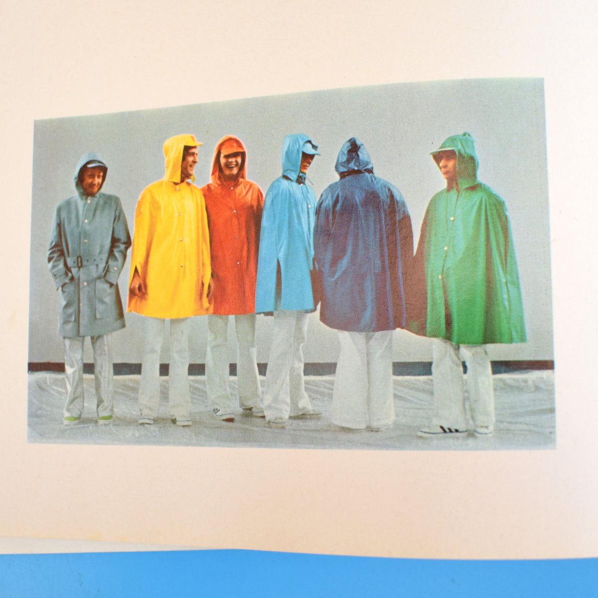 Vintage 1970s International Advertising Art Magazine - 1972